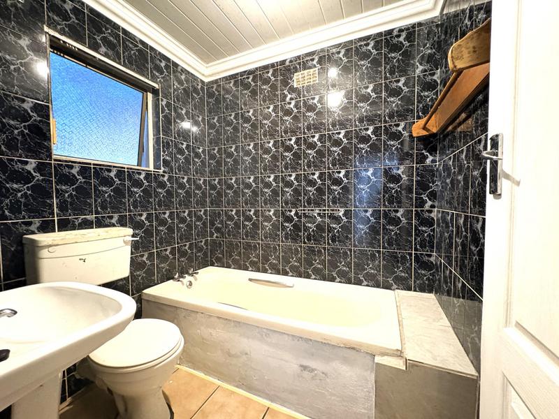 5 Bedroom Property for Sale in Southfield Western Cape